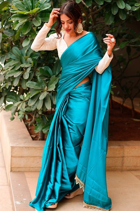 Saree Styles For Farewell, Saree For Farewell, Latest Designer Saree, Farewell Sarees, Formal Saree, Pure Chiffon Sarees, Saree Wearing Styles, Sarees For Girls, Simple Saree Designs