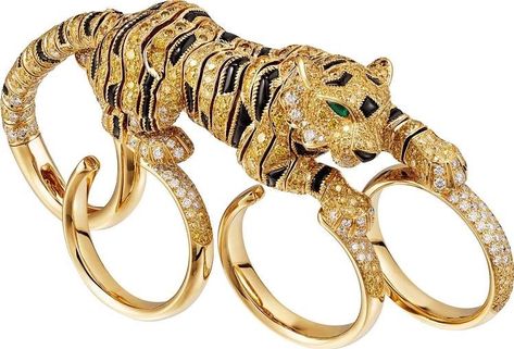 Magnificent 1847 on Instagram: “Cartier High Jewellery Tiger Ring ... #cartierhighjewelry #cartierhighjewellery #cartierfinejewelry #cartierfinejewellery #highjewellery…” Cartier Tiger, Tiger Jewelry, Tiger Ring, Cartier Earrings, High Jewelry Ring, Jewelry Staples, Cartier Panthere, High Jewellery, Mens Gold Bracelets