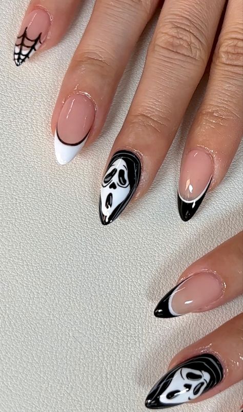 White Nails With Halloween Designs, Halloween Nails Bones, Ghost Face Almond Nails, Halloween Nails Gel Almond, Halloween Designs Nails, Ghost Face Nails Almond, Pirate Halloween Nails, Halloween Ghostface Nails, Clean Girl Halloween Nails