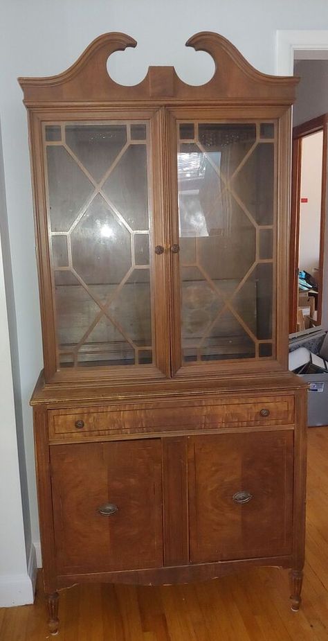 It’s amazing what you could do with a little creativity and a piece of old furniture. Old China Cabinet Makeover Ideas, Repurposed Furniture Before And After, China Cabinet Before And After, Old Cupboard Makeover Diy, Antique Hutch In Kitchen, Hutch Cabinets In Kitchen, Hutch With Wallpaper Back, Antique Hutch Decorating Ideas, Redo Hutch Ideas