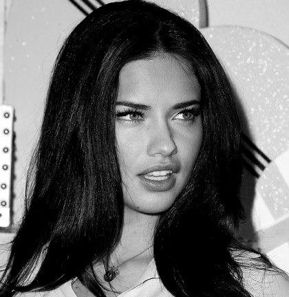 Adrina Lima, Victoria's Secret Aesthetic, Adriana Lima Style, Adriana Lima Young, Black Hair Aesthetic, Model Lifestyle, 90s Models, Victoria's Secret Angel, 2000s Aesthetic