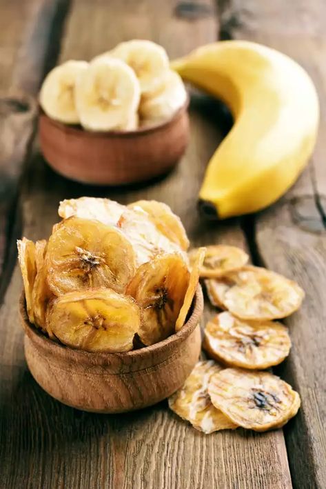 Dehydrated Banana Slices | Commercial Dehydrators Fried Fruit, Dehydrated Banana Chips, Homemade Banana Chips, Meals Gluten Free, Dehydrated Bananas, Banana Bowl, Dried Banana Chips, Banana Slices, Homemade Chips