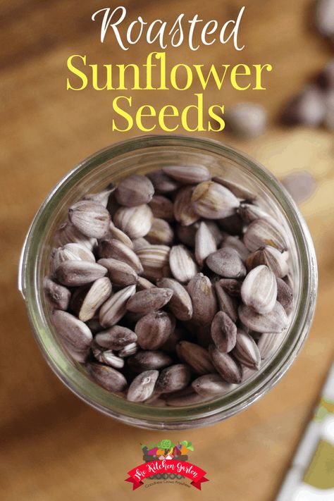 Roasting Sunflower Seeds, Sunflower Seed Recipes, Roasted Sunflower Seeds, Snack Easy, Fall Goodies, Grain Recipes, Fresh Recipes, Garden Vegetable, Fall Foods