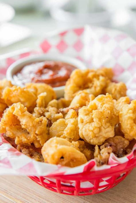 Fried Clams, Calamari Recipes, Squid Recipes, Fried Calamari, Chop Suey, Calamari, Fried Food, Fish Dishes, Seafood Dishes