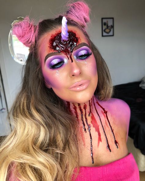 Obsessions Palette @topshop Pink lipliner @__dollbeauty_ Highlighter duo @kryolanofficial Fake blood @bennyemakeup fresh scab #wakeupandmakeup #underratedmuas #fantasymakeup #deadunicorn #unicornmakeup #100daysofmakeupchallenge #halloweenmakeup 31 Days Of Halloween Makeup, Pink Unicorn Costume, Unicorn Makeup Halloween, Ben Nye Makeup, Unicorn Costumes, Holloween Makeup, Creepy Makeup, Unicorn Makeup, Halloween Makeup Inspiration