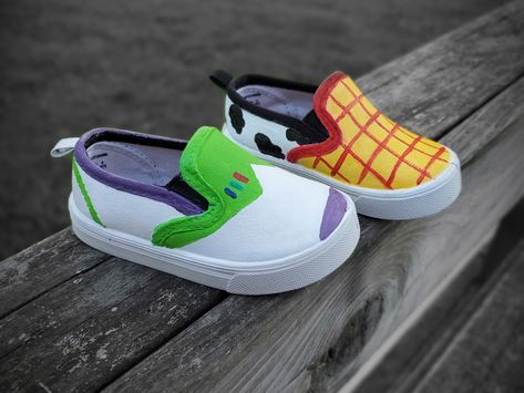 Woody And Buzz Painted Shoes, Toy Story Shoes Diy, Toy Story Painted Shoes, Toy Story Birthday Outfit For Boys, Two Infinity And Beyond, Iconic Best Friends, Toy Story Birthday Outfit, Toy Story Painting, Toy Story Diy