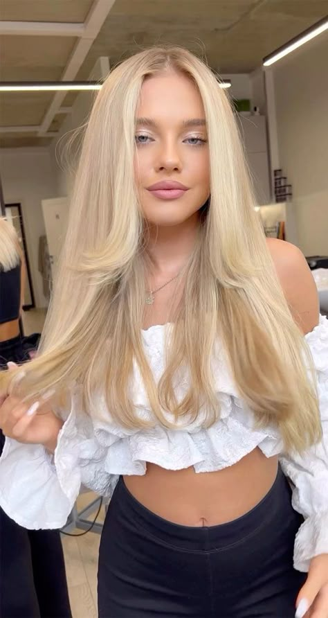 Hair Color 2022, Cream Blonde Hair, Icy Blue Hair, Sleek Back Hair, Blur Filter, Hair Colors For Short Hair, Fall Hair Colors For Blondes, Blonde Hair Pale Skin, Hair Colors For Blondes