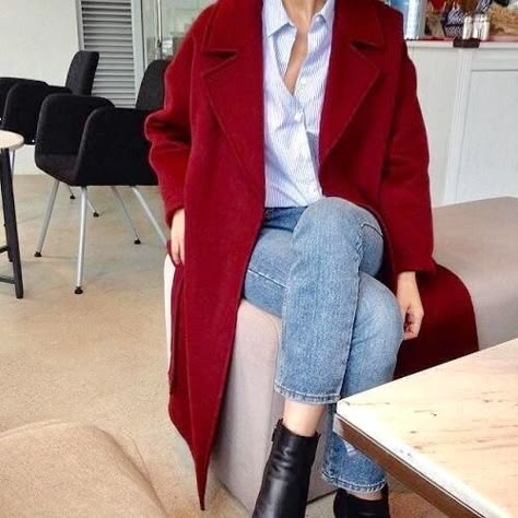 Red Coat Outfit, Pijamas Women, Korean Fashion Outfits, Elegante Casual, Korean Fashion Trends, Red Coat, Coat Outfits, Korean Street Fashion