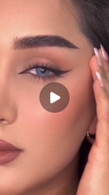 How to look attractive on Instagram: "Makeup Tutorial for makeup lovers
Easy eye liner tutorial 
Try this attractive eye makeup look 🔥 
Look more attractive with @how_to_look_attractive  Don't forget to follow for daily makeup tutorial 
#makeup #makeuptutorial #reels #howto #instagood #eyemakeup #howto #eyeliner #howtolookattractive #trending #smokeyeye #eyemakeuptutorial #eyeshadowlooks #eyeslook" Instagram Makeup Artist, Halo Eye Makeup, Bold Eyeshadow Looks, How To Look Attractive, Makeup Illustration, Bold Eyeshadow, Attractive Eyes, Makeup Mistakes, Eyeliner Tutorial