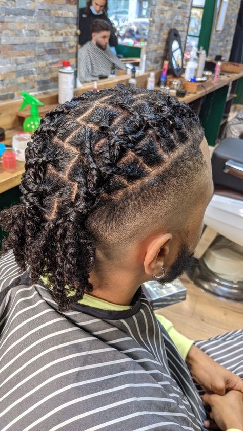 Halo Dreadlocks Style Men, High Top Short Loc Styles For Men, Cornrow Dreadlocks Men, High Top Fade Loc Styles, Cornrows 4c Hair Men, High Top Locs Men, Braid Styles For Men With Fade Short Hair, Two Strand Twist Men Dreads Styles, Cornrow Dreads