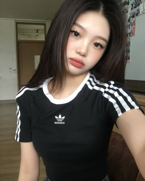 Korean Photography, Kore Ulzzang, Korean Picture, 사진 촬영 포즈, Dara Kpop, Photo Makeup, Korean Aesthetic, Ideas For Instagram Photos, Face Card