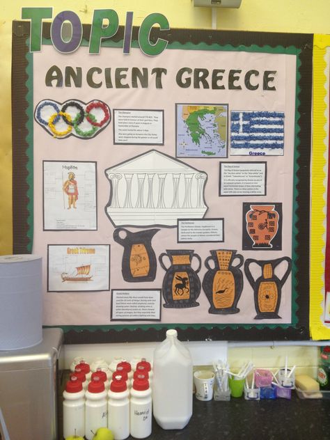 Ancient Greece display Ancient Greece Art Projects, Ancient Greece Ks2, Ancient Greece Display, Ancient Greece Projects, Greek Mythology Lessons, Ancient Greece History, Ancient Greece Art, Greek Crafts, World History Lessons