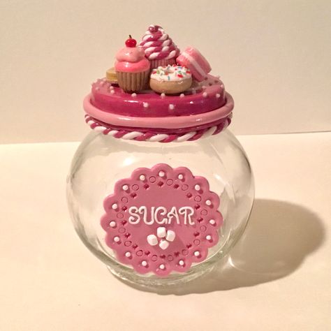 Clay Decorated Jars, Polymer Clay On Glass Jars, Clay Crafts For Kids, Clay Jar, Polymer Clay Gifts, Clay Keychain, Clay Magnets, Bridal Gift Wrapping Ideas, Sugar Jar