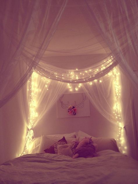 Room Idea-Tulle Bed Tapestry/Canopy. Headboard Curtains, Girl Apartment, Dekorasi Kamar Tidur, Romantic Bedroom, Couple Bedroom, Dream Rooms, Room Aesthetic, Dream Bedroom