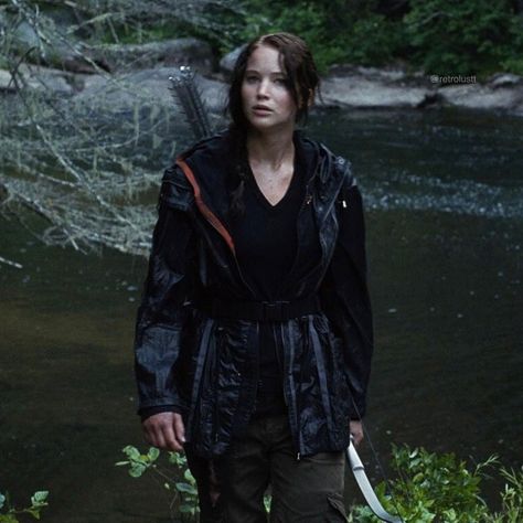 Katniss’s outfits in The Hunger Games. Which outfit’s your favourite? • The Hunger Games 2012 ‧ Action/Sci-fi ‧ 2h 40m • #thehungergames #hungergames #jenniferlawrence #joshhutcherson #movie #movies #outfit #outfits #style #styles #wardrobe Also which Hunger Games movie is your favourite? Katniss Everdeen Outfit, Katniss Outfit, Hunger Games Arena, Hunger Games Costume, Jennifer Lawrence Hunger Games, Hunger Games Wallpaper, Hunger Games 2012, Johanna Mason, Hunger Games Katniss