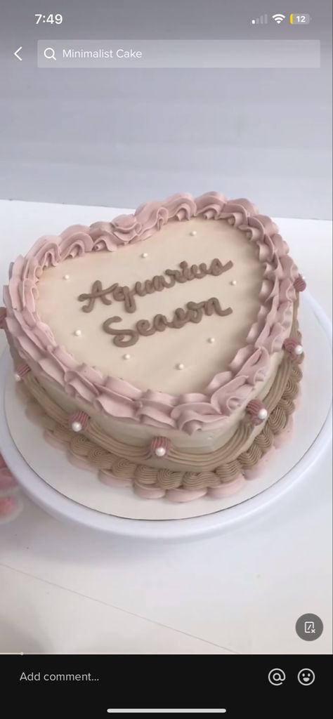 Aquarius Aesthetic Cake, Heart Birthday Cake Aquarius, Aquarius Birthday Ideas, Aquarius Bday Cake, Aquarius Cake Aesthetic, Aquarius Cake Ideas, Aquarius Heart Cake, Aquarius Szn Cake, Aquarius Baby Cake