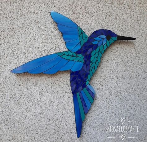 Hummingbird Mosaic Ideas, Hummingbird Mosaic, Stained Glass Mosaic Patterns, Bird Mosaic, 3d Butterfly Wall Art, Stained Glass Mosaic Art, Hummingbird Pictures, Mosaic Stepping Stones, Mosaic Pots