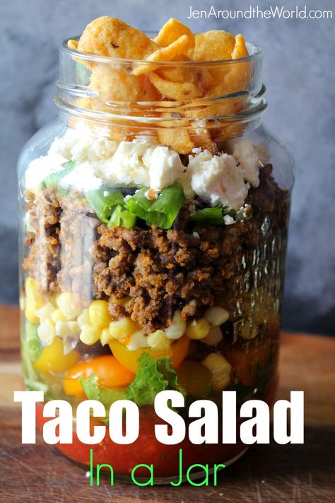 Taco Salad In A Jar, Layered Taco Salad, Mason Jar Meal Prep, Layered Taco Salads, Mason Jar Lunch, Layered Taco, Mason Jar Recipe, Salad Jar Recipe, Jar Salad