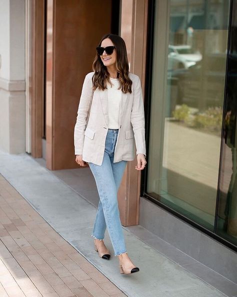 Linen Blazer Linen Blazer Outfit Women, Linen Blazer Outfit, Spring Office Outfits, Pijamas Women, Spring Blazer, Blazer Outfits For Women, 2024 Outfits, Office Wear Women, Clothing Staples