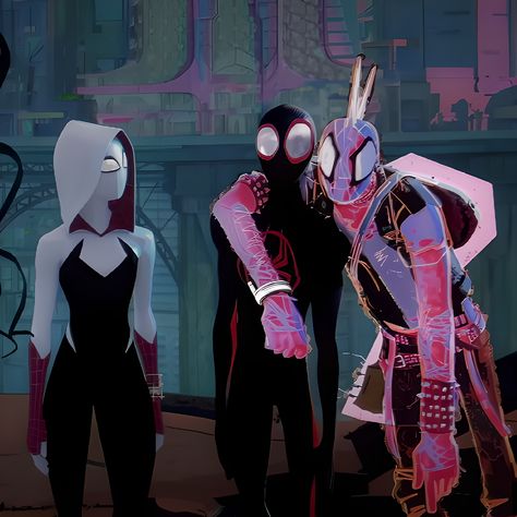 Spider Punk Outfit Ideas, Scarlet Spider Across The Spiderverse, Across The Spider Verse Screencaps, Across The Spiderverse Screencaps, Spiderverse Screencaps, Hobie Brown, Miles Spiderman, Image Spiderman, Miles Morales Spiderman