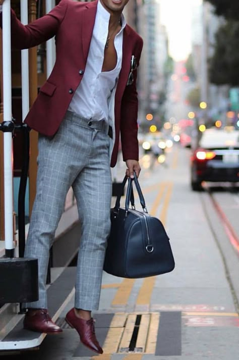 Men's Summer Outfits: 50 Day Outfit Ideas Like Celebrities New 2019 - Page 13 of 50 - eeasyknitting. com Blazer Look For Men, Men Fashion Summer, Blazer Look, Blazer Outfits Men, Mens Summer Outfits, Mens Fashion Wear, Designer Suits For Men, Mens Fashion Smart, Travel Wear