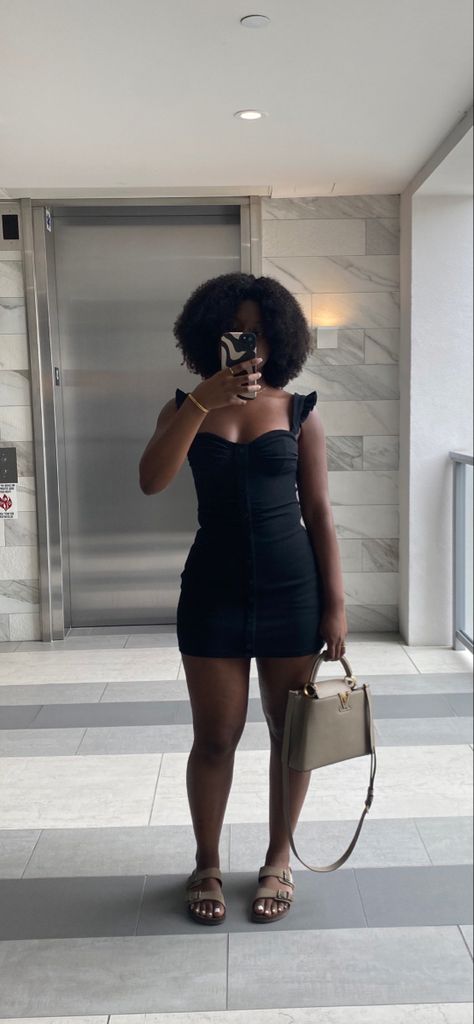 Black Cookout Outfits, Black Feminine Outfit Summer, Casual Dress Black Women, Summer Dress Outfits Black Women, Causal Outfits For Black Women, Minimalist Fashion Black Women, Dinner Outfit Summer Night Classy, Summer Outfit Black Women, Dinner Outfit Summer Night