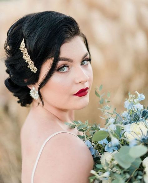 Wedding makeup 2021: relevant trends Wedding Makeup For Blue Eyes Red Lips, 1950s Wedding Makeup, Christmas Wedding Makeup Brides, Red Lip Wedding Look, Edgy Bridal Makeup, Red Lipstick Wedding Makeup, Wedding Makeup Bold Lip, Retro Wedding Makeup, Wedding Makeup Red Lips