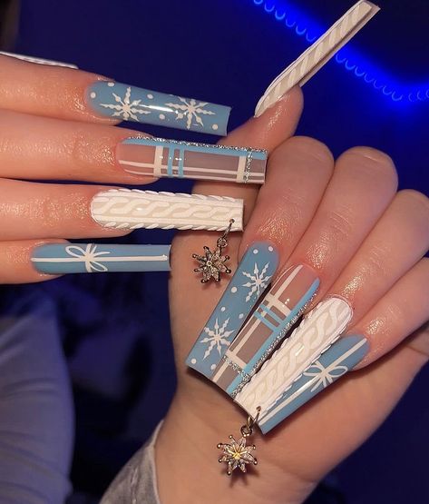 Christmas Nails Long, Latina Christmas, Christmas Nail Designs Acrylic, Blue Christmas Nails, Beauty Confidence, Unicorn Nails, Winter Nails Acrylic, Effortless Beauty, Unique Acrylic Nails