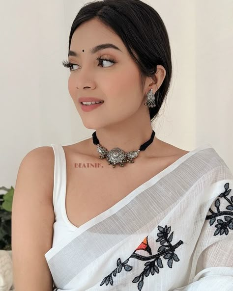 Top 7 Stylish Ways To Pair Oxidised Choker Sets - Beatnik Jewelry On Saree, Necklace For Saree, Oxidised Choker Necklace, Oxidised Choker, Nose Jewels, Simple Choker Necklace, Choker Sets, Oxidized Jewellery, Simple Choker