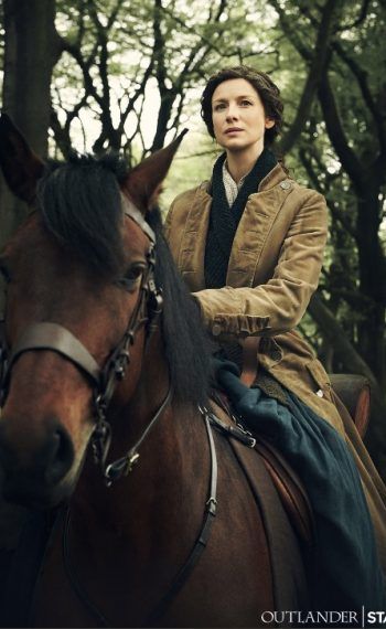 Gabaldon Outlander, Outlander Costumes, Outlander Season 4, Outlander Claire, Diana Gabaldon Outlander Series, Drums Of Autumn, Outlander Tv Series, Sam Heughan Outlander, Riding Horse