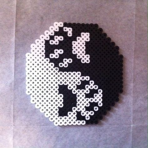 Yin & Yang perler design from weasyl Christmas Perler Beads, Melty Bead Patterns, Fusion Beads, Perler Bead Templates, Beads Designs, Aqua Beads, Melty Beads, Hama Beads Patterns, Iron Beads