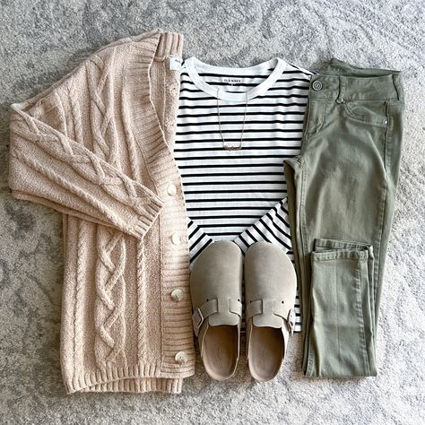 Casual Lounge Outfits Fall, Young Mom Outfits Fall, Fall Outfit For Hot Weather, Maurices Outfits Fall 2024, Light Jeans Fall Outfit, Winter Outfits For Moms, Wantable Outfits 2024, Fall Outfits For Work Teachers, Postpartum Winter Outfits