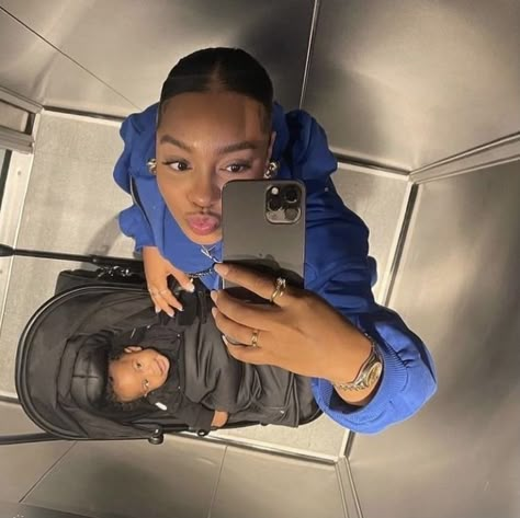 Family Goals Newborn, Black Boy Mom Aesthetic, Black Moms Aesthetic, Mom And Son Black, Black Mom And Son, Black Motherhood, Mommy And Baby Pictures, Future Mommy, Moms Goals