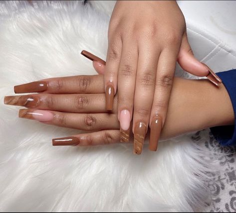 Aesthetically pleasing brown nails with marble design Nails With Marble Design, Brown Acrylic Nails, Brown Nail, Brown Nails Design, Nails Brown, Nail Designs Valentines, Simple Acrylic Nails, Long Acrylic Nails Coffin, Nail Sets