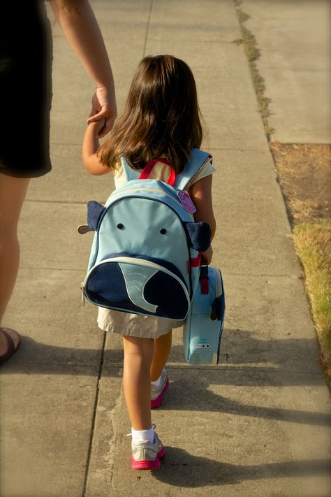 New Kid At School Aesthetic, First Day Of School Pictures, Mom Fail, Kids Going To School, Entering School, Alphabet Magnets, School Pics, School Mom, First Day School