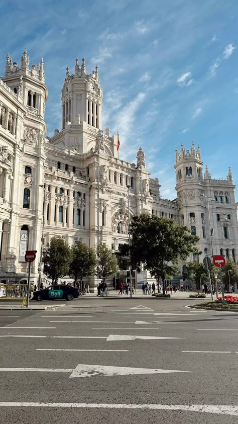 #madrid #spain #aesthetic #travel Madrid Spain Christmas, Madrid Spain Photography Instagram, Study Abroad Spain Aesthetic, Travel Aesthetic Spain, Old Spain Aesthetic, Vision Board Spain, Spain Vision Board, Espana Aesthetic, Madrid Spain Photography