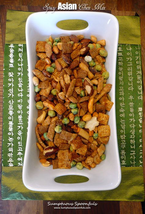 Asian Trail Mix Recipes, Asian Snack Mix Recipe, Chex Mix Recipes Spicy, Nut Mixes, Snack Mix Recipe, Wasabi Peas, Cooking Projects, Trail Mix Recipes, Snack Mixes