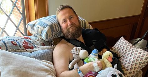 Ben Napier Says He Has The 'Best Nursing Staff' At Home While Recovering From Surgery Ben Napier, Erin Napier, Good Blood Pressure, Recovering From Surgery, Hgtv Star, First Person Writing, Rotator Cuff, Hubby Love, Bear Hug