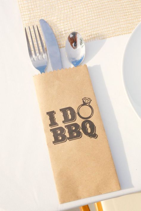 Bbq Wedding Ideas, Backyard Bbq Wedding Reception, Backyard Bbq Party Decorations, Engagement Party Bbq, Bbq Engagement Party, Charming Backyard, Bbq Wedding Reception, Bbq Rehearsal Dinner, Backyard Bbq Wedding