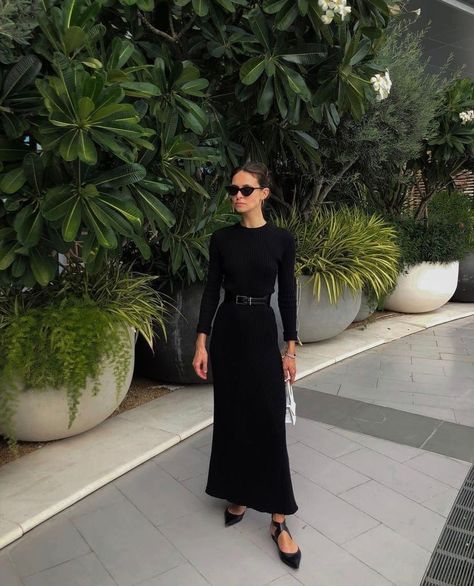 Long Skirt Outfits For Fall, Skirt Outfits For Fall, Long Black Skirt Outfit, Style Long Skirt, 2023 Fall Fashion, Fall 2023 Fashion Trends, Fall 2023 Fashion, Parisian Outfits, Black Skirt Outfits