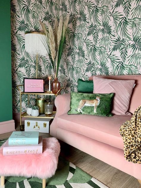 Pink Living Room, Salon Interior Design, Green Rooms, Wallpaper Living Room, Living Room Inspo, Green Wall, Aesthetic Room Decor, My New Room, Room Decor Bedroom