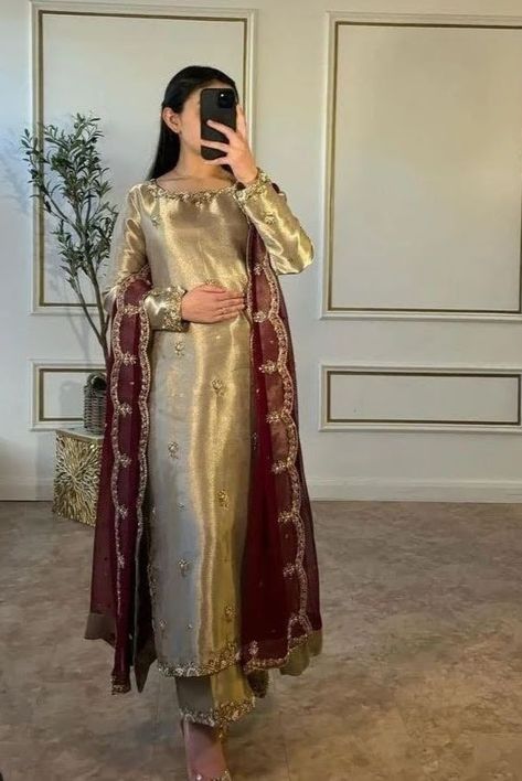 Plain Dress With Heavy Dupatta, Dress With Heavy Dupatta, Plain Suit With Heavy Dupatta, Suit With Heavy Dupatta, Plain Suit, Heavy Dupatta, Function Dresses, Shadi Dresses, Velvet Dress Designs