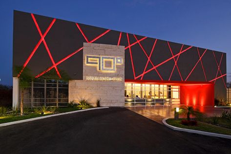 Gym Modern, Mall Facade, Retail Facade, Commercial Design Exterior, Factory Architecture, Metal Facade, Nightclub Design, Warehouse Design, Supermarket Design