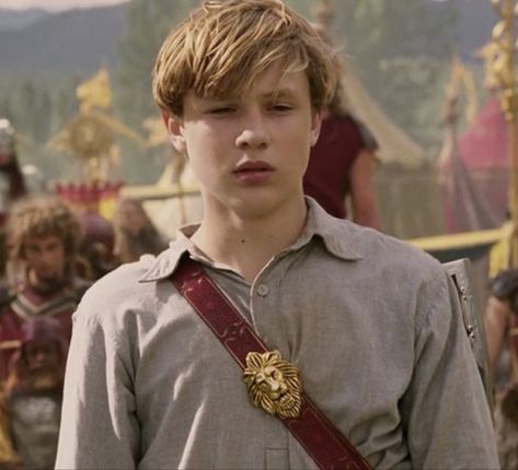 Peter Pensive, Peter Pevensie Icon, Lion Rawr, Narnia Pictures, Peter Pevensie, William Moseley, Narnia 3, Head And Heart, Blonde Boys