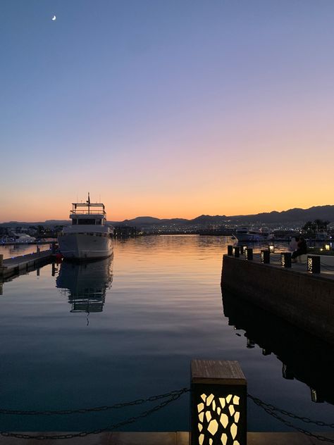 #sea #jordan #aqaba #summer #sunshine #sunset #sunsetphotography Aqaba Jordan Aesthetic, Aqaba Jordan Photography, Jordan Aqaba, Jordan Trip, Aqaba Jordan, Jordans Aesthetic, 90s Actresses, Bday Wishlist, Snap Streak Ideas Easy