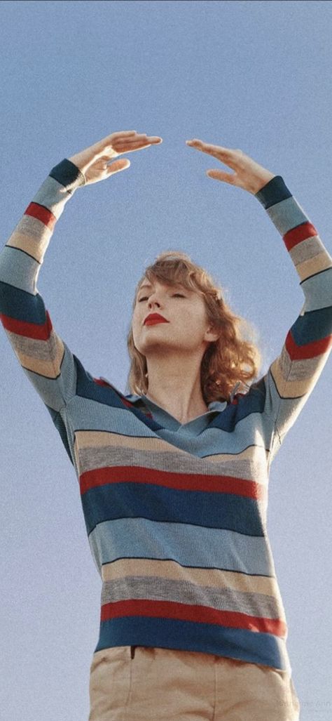 Taylor Swift Photoshoot, Multicolor Sweater, Tv Icon, Estilo Taylor Swift, Taylor Swift 1989, Red Taylor, Taylor Swift Album, Taylor Swift Wallpaper, Taylor Swift (lyrics)