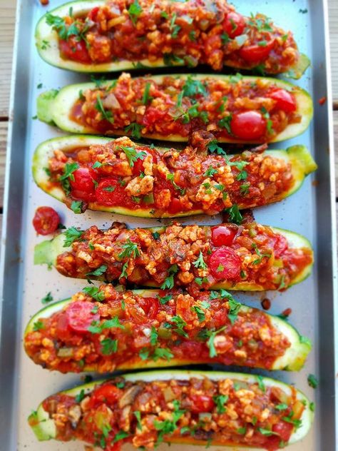 Italian Stuffed Zucchini http://cleanfoodcrush.com/italian-stuffed-zucchini Italian Zucchini Boats, Paleo Zucchini Recipes, Italian Zucchini, Paleo Running Momma, Paleo Zucchini, Fun Dinner, Stuffed Zucchini, Zucchini Boats, Filling Dinner