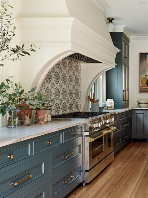 2021 Kitchen Designs, Award Winning Kitchen, Victorian Kitchen, Kitchen And Bath Design, Classic Kitchen, Kitchen Inspo, Casas De Ensueño, Beautiful Kitchens, Dream House Decor