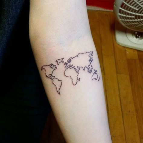 World Map Tattoo, World Map Tattoos, Map Tattoo, Fun Tattoo, Petit Tattoo, Tato Henna, Small Forearm Tattoos, Tattoos Mandala, Map Tattoos