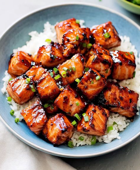 Mouthwatering Honey Garlic Salmon Bites Recipe - elianarecipes.com Sesame Salmon Bites, Amazing Salmon Recipes, Asian Salmon Bites Air Fryer, Honey Garlic Salmon Bowl, Air Fry Salmon Bites Recipes, Airfryer Salmon Bites Recipes, Sauce For Salmon Bites, Salmon Honey Recipes, Air Fryer Salmon Bites With Hot Honey